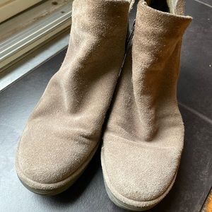 Fly London Yip. EU38. Beautiful used condition. Made in Portugal.